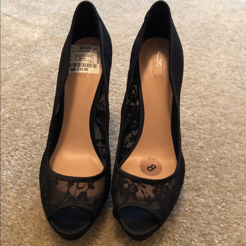 EUC Aldo black peep toe heel size 8